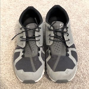 On Cloud Running Shoes size 9
